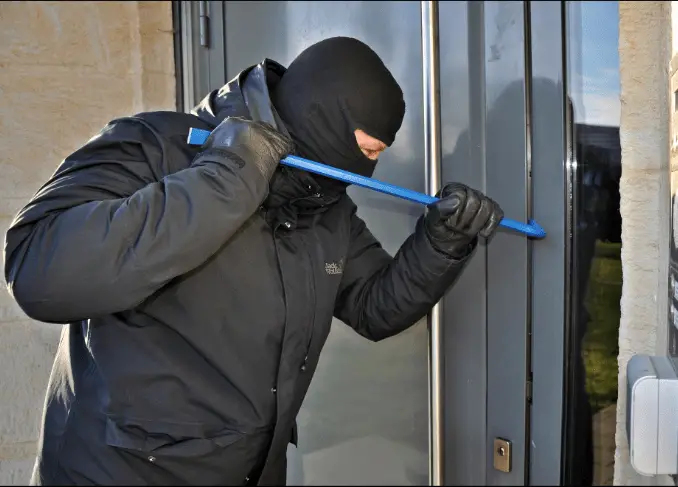 Señales de los ladrones en las casas: ¡Signos de alerta inconfundibles!