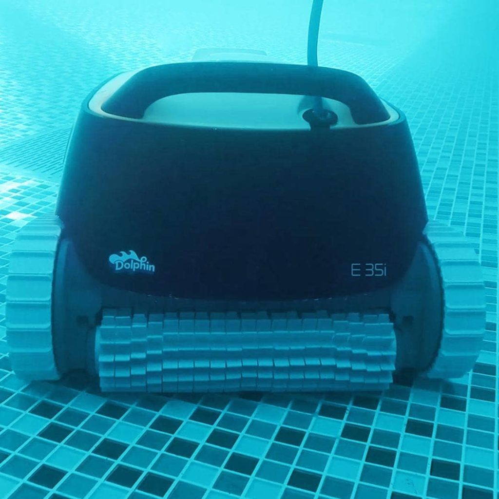 El Dolphin E 35 de Maytronics es un robot limpiafondos de alta gama 