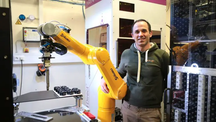La robótica hoy dia; Los robot industriales y educativos